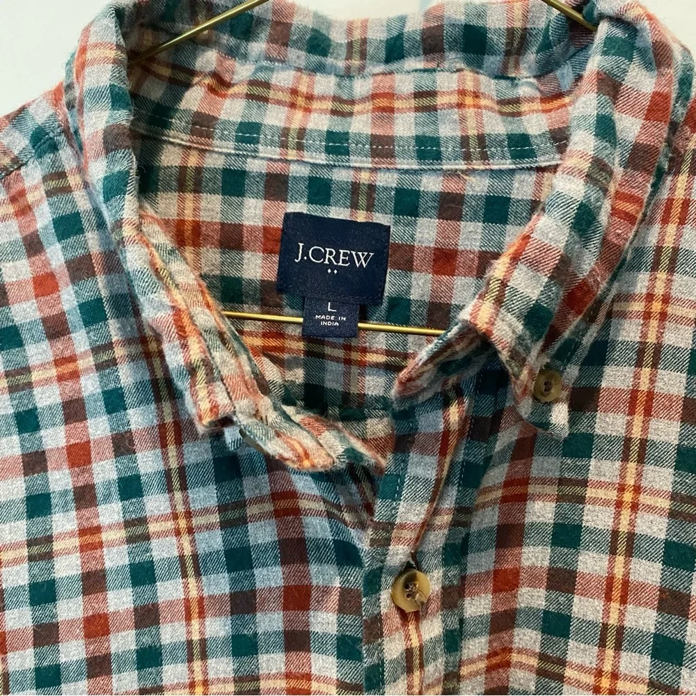 J Crew Men’s Long Sleeve Slim Fit Button Down Shirt. Large. Green Plaid.‎ Cotton